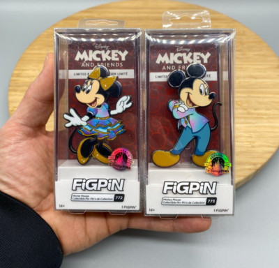 Disney Parks Figpin Set of 2 Mickey & Minnie Mouse Limited Release 772 / 773