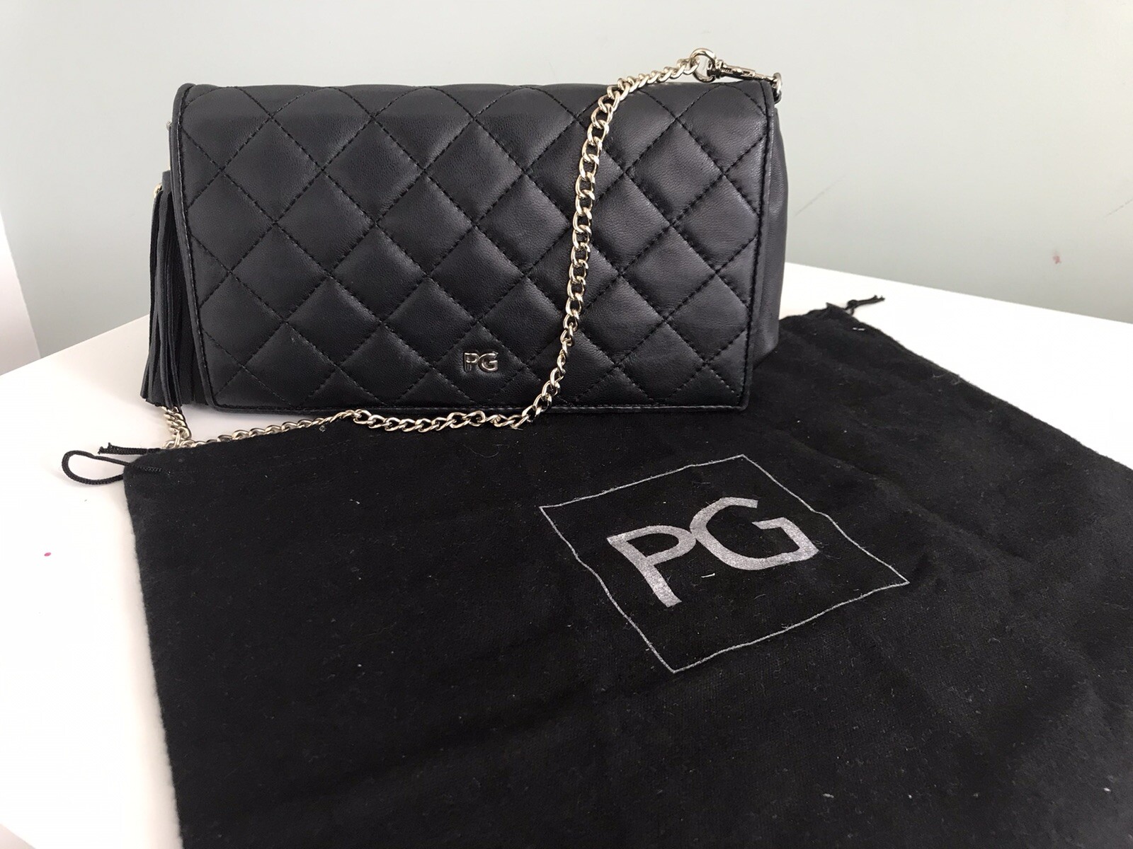 Designer quilted leather shoulder Black Bag/ Conver… Gem