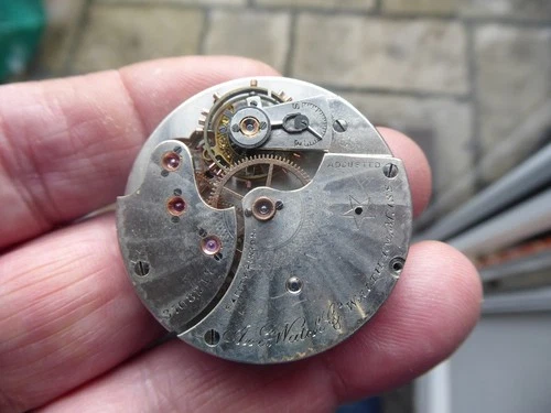GOOD ANTIQUE GENTS WALTHAM  POCKET WATCH MOVEMENT