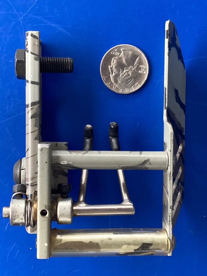 ARCHERY DROP-AWAY ARROW REST OVER DRAW CAMO RIGHT HAND VINTAGE RH - Image 3 of 4