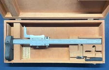 Starrett No. 255 14-1/2” Flush Reading Venier Height Gage In Wood Storage Box