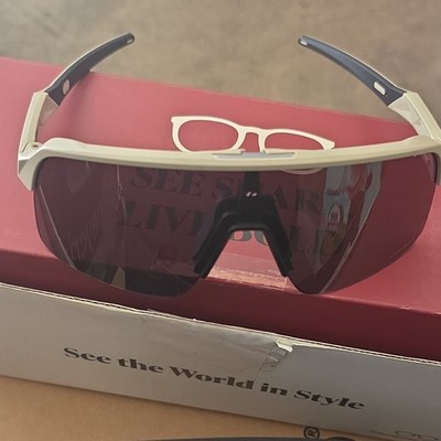 NEW OAKLEY sun glasses 