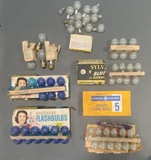 Vintage Lot of 84 Flashbulbs GE Sylvania 25B No 0 Press 25 5b