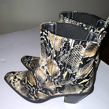 Seven7 Eve Boot Women  s Ankle Bootie US 10 Snake Print Pointed Toe Slip-On