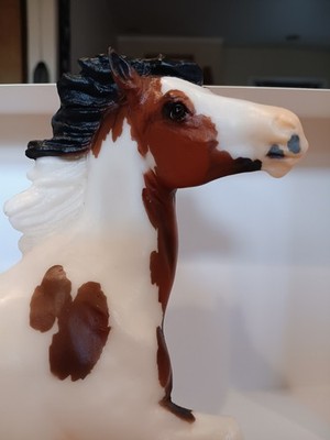 Breyer 2024 Vintage Club Outlaw Bay Pinto Buckshot COA #70/1000