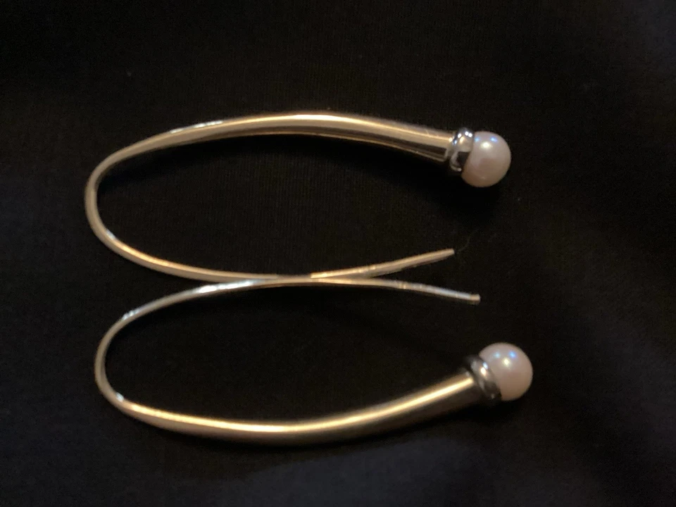 Stunning 14kt Gold And Pearl Dangle Earrings - Image 2 of 2