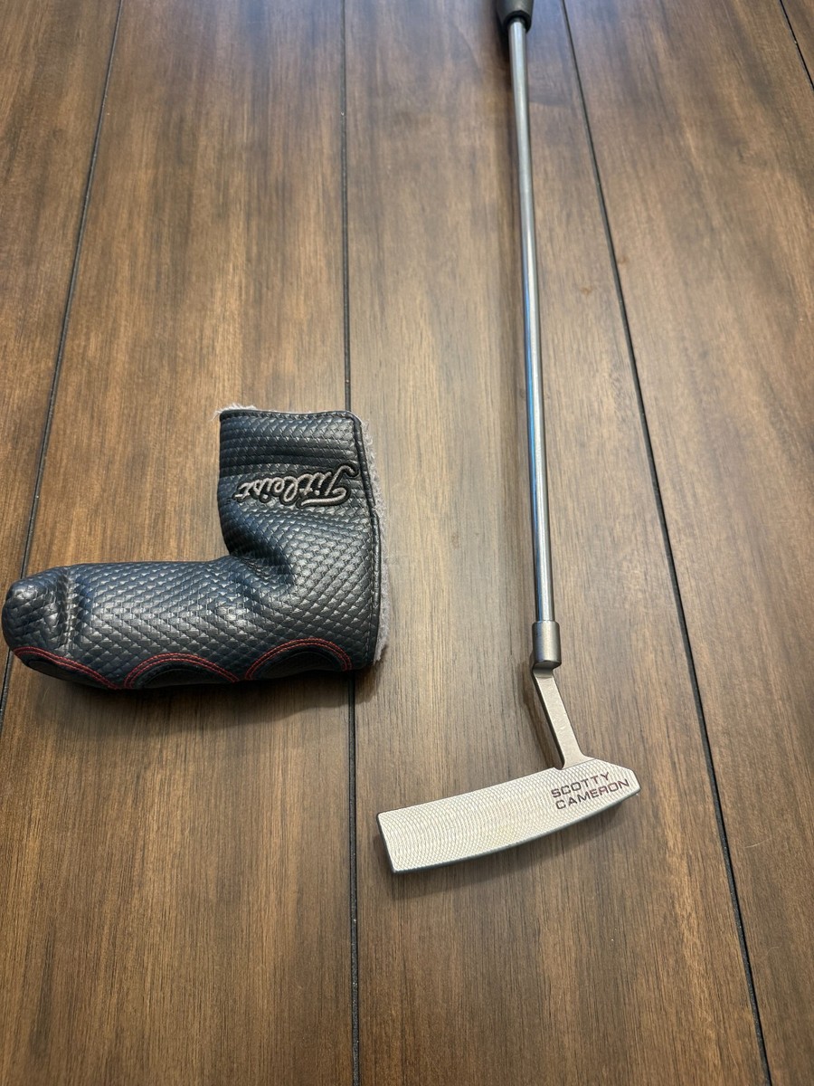 Scotty Cameron California Monterey 33インチ Scotty Cameron California Monterey Putter 33 Inch RH w/Cover