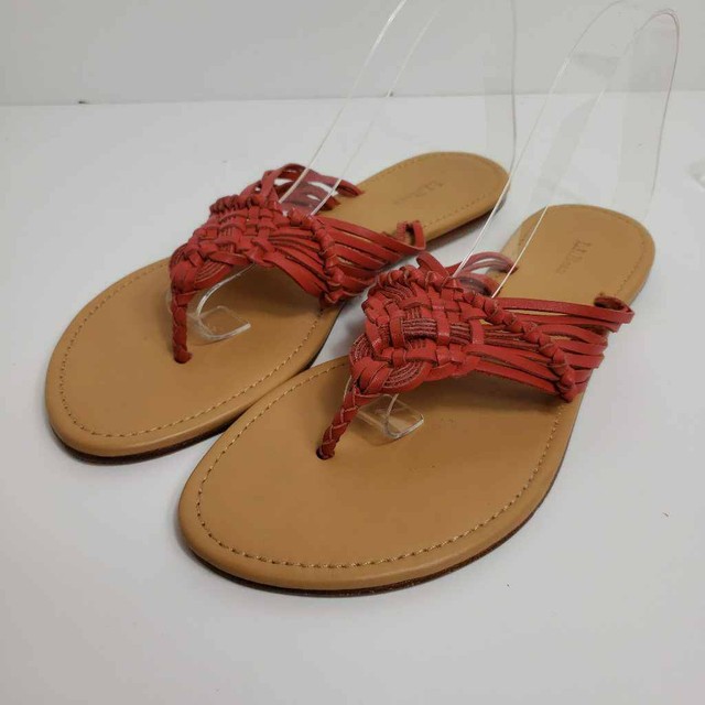 difference between d width and ee width