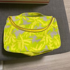 COSMETIC MAKE UP CASE BAG ESTEE LAUDER YELLOW GREEN 9.5 x 7 x 4 inches nwot