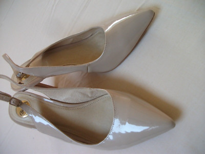 Buffalo- Moderne  Echt-Lackleder Stiletto Gr. 42 NEU