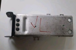 Mercedes W211   Verstärkung Träger Halter Pralldämpfer Vorne Links  Ch79752