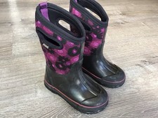 BOGS Kids Classic Watercolor Boots Black Floral Youth Girls Size 11 Winter Snow