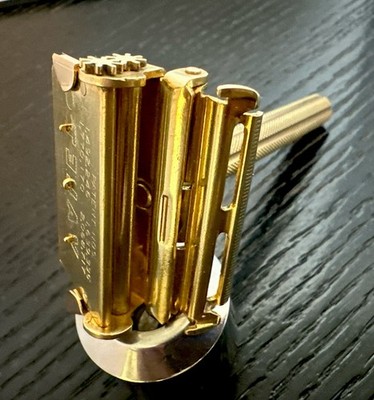 Vintage Gold Valet AutoStrop Razor/Model VC4/1940-1946