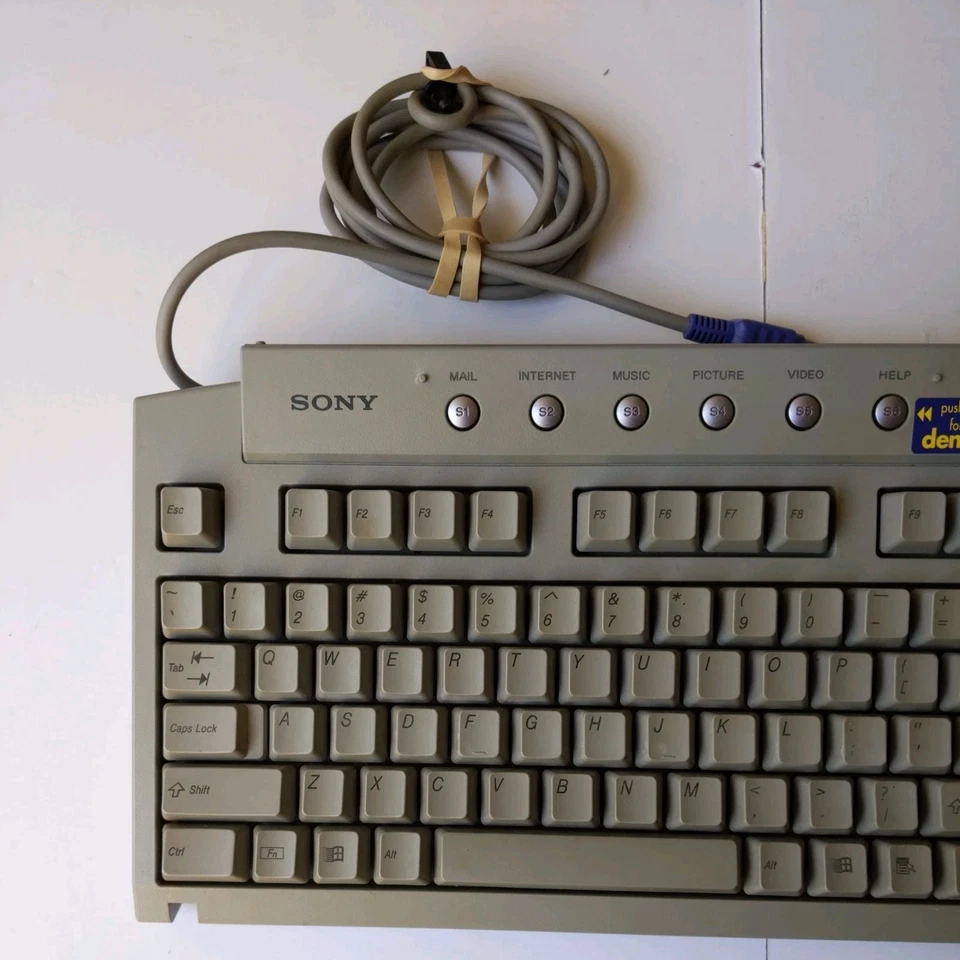 Sony VAIO PCVA-KB1P/UB Gray PS2 Wired QWERTY Standard Keyboard - Image 2 of 4