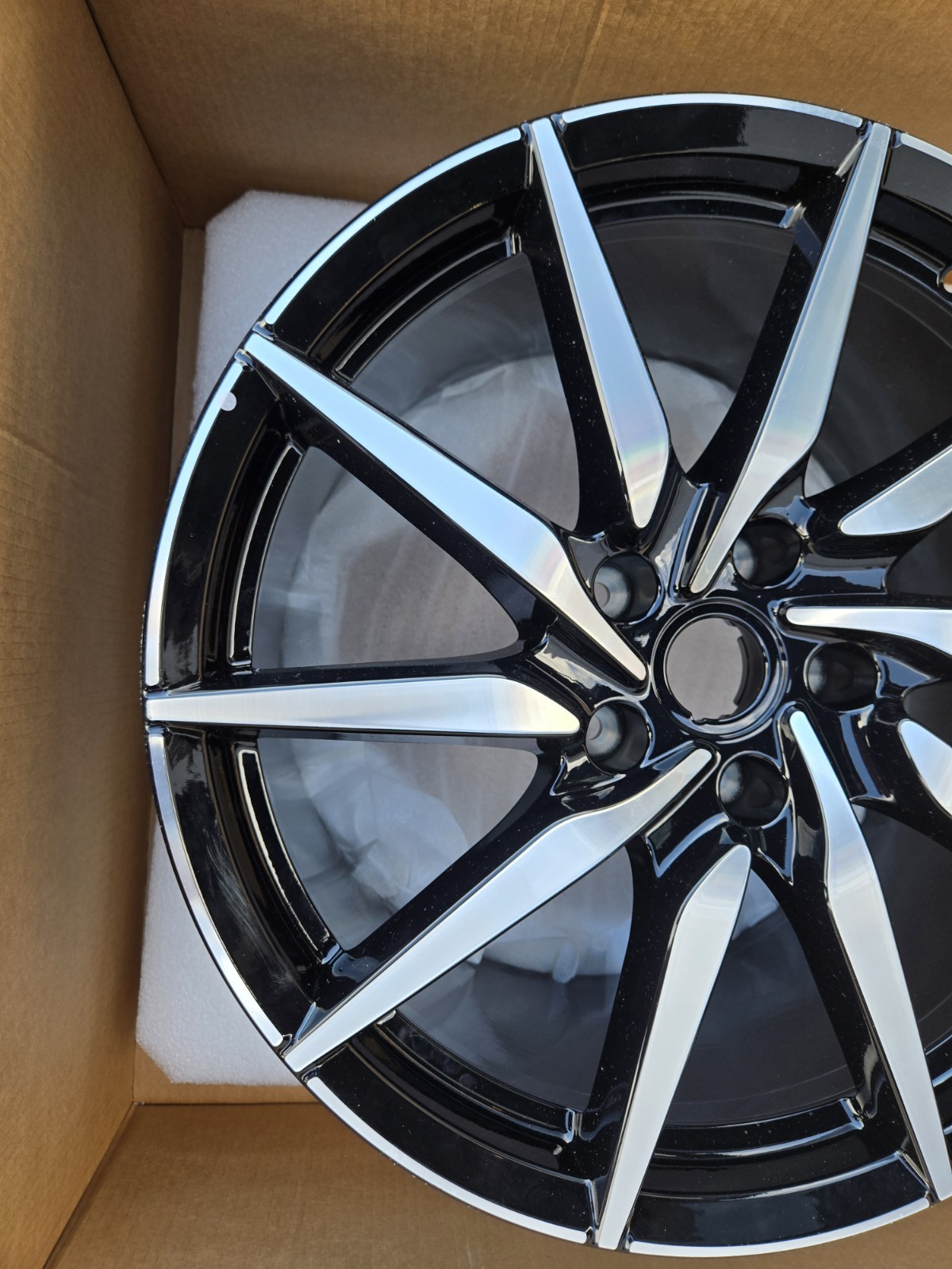 NEW! 2016-2023, OEM, Aston Martin DB11 20 X 11" Black Right Rear Wheel Rim 