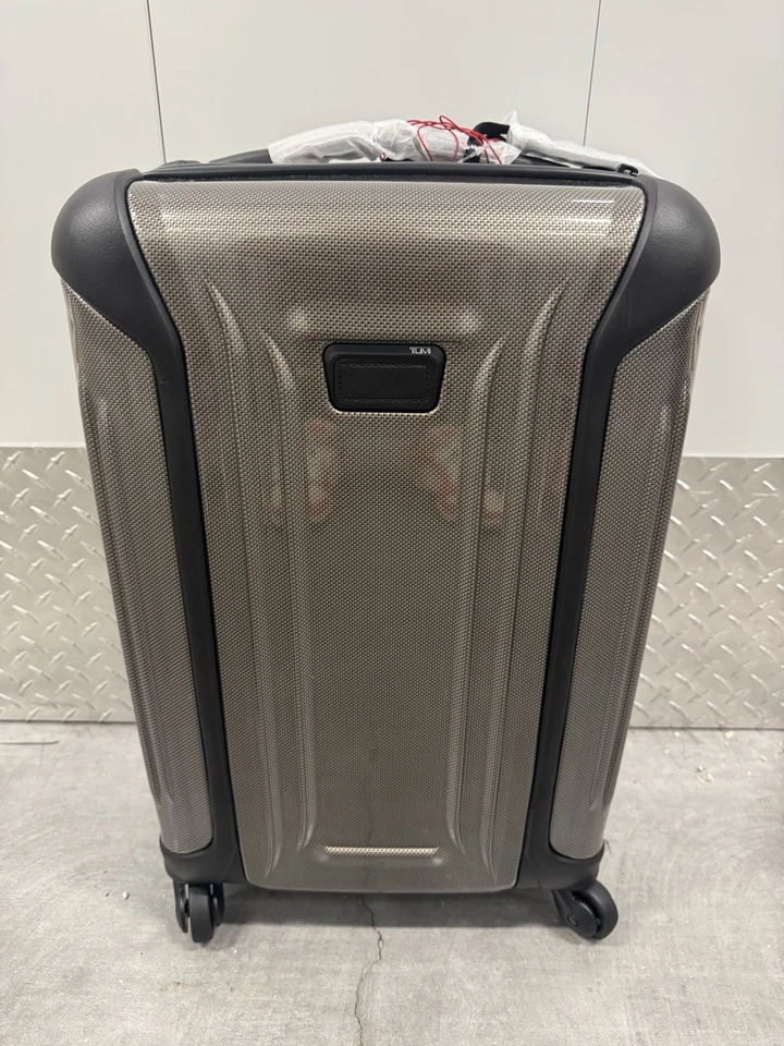 TUMI Vapor International 4 WHEEL CARRY-ON Hard Shell Case SPINNER 22" Champagne - Image 2 of 4