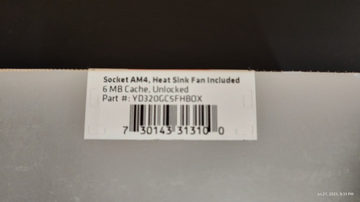 AMD Ryzen 3 3200G (YD3200C5FHBOX) 美品 AMD Ryzen 3 3200G - 3.6GHz Quad Core (YD3200C5FHBOX