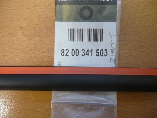 Renault Clio 197 & Clio III Genuine Rear Quarter Glass Seal 3 Door 8200341503 - Picture 2 of 3