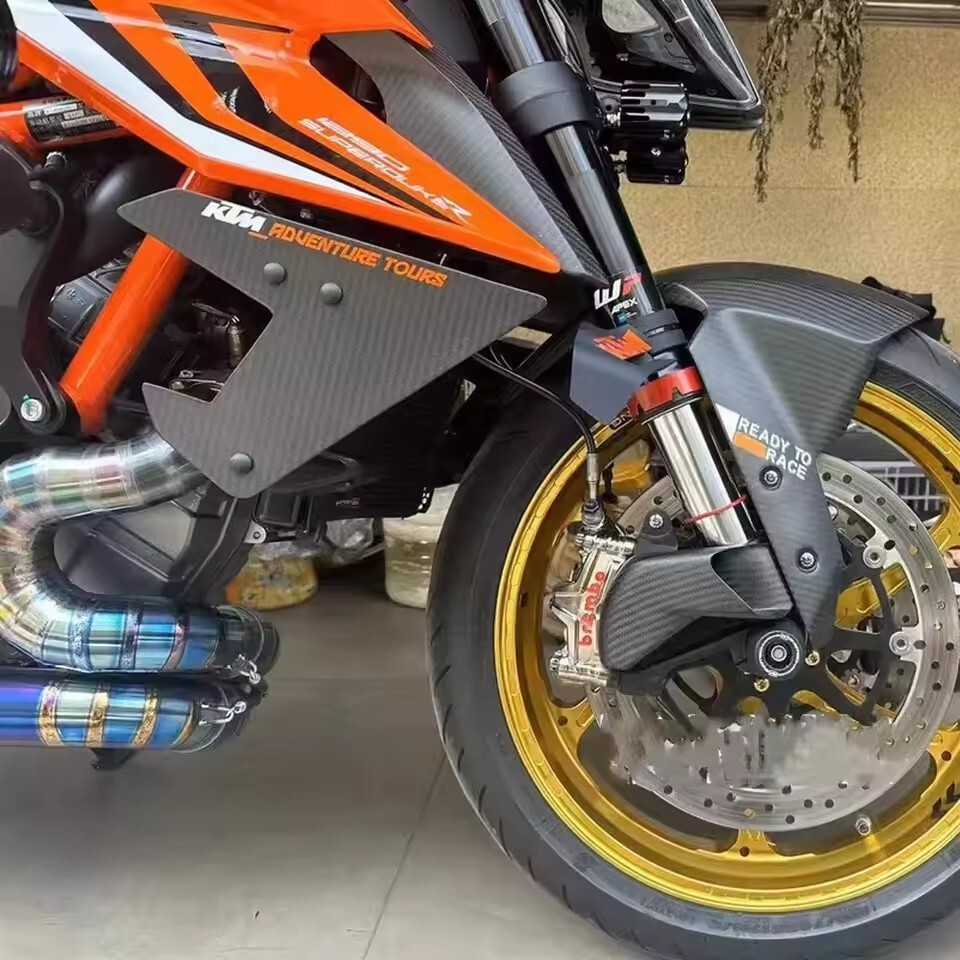 For KTM 1390 Super Duke R carbon fiber front brake air duct