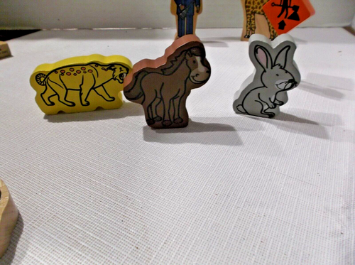 Pretend Play Wooden Figure/ Animal Blocks - Picture 5 of 7