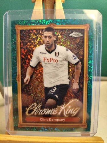 Topps Premier League 2025/2026 Chrome King Fulham Clint Dempsey Emerald Sparkle