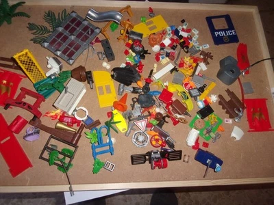 GROS LOT DE PLAYMOBIL VRAC + 78 PERSONNAGES