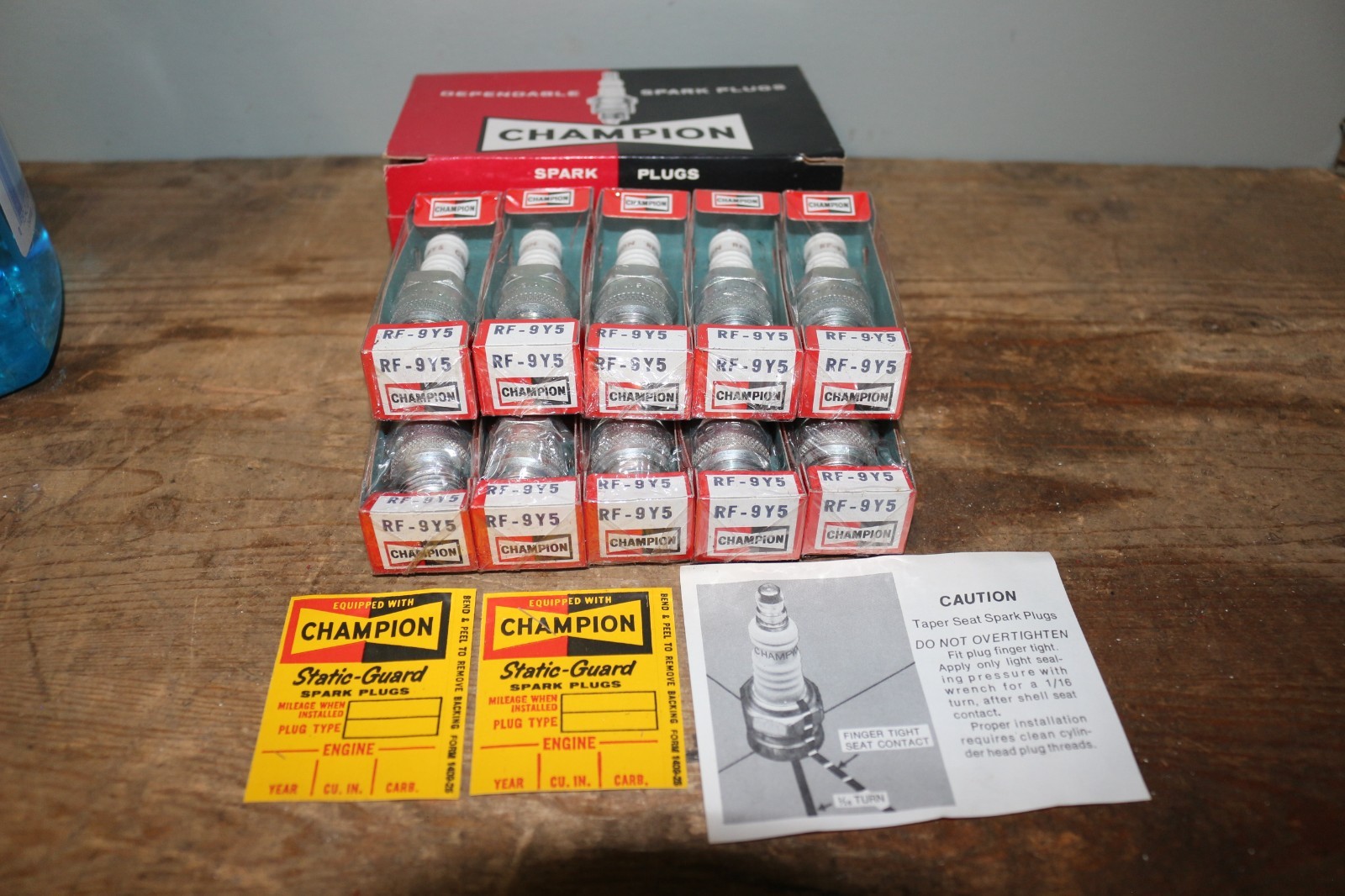 Set 10 NOS Champion RF-9Y5 Static-Guard Spark Plugs Chevrolet Ford Mopar GM