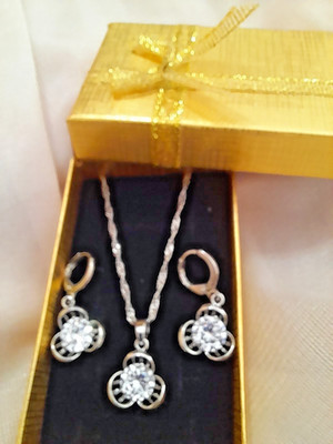 Conjunto Plata de Ley 925,  Flor circonitas. Pendientes, Colgante, Cadena, Set