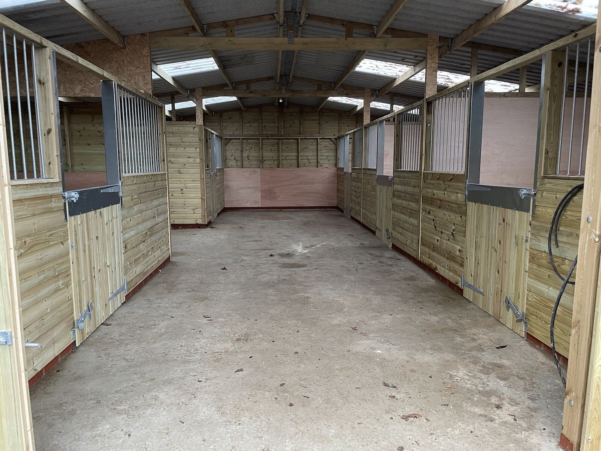 American Barn 5/6 Internal Stables, Wash Area Tanalised Timber High  spec