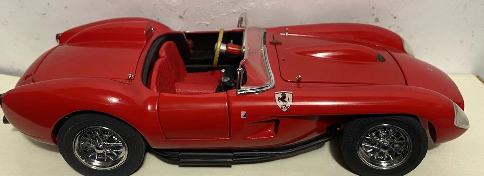 Danbury Mint 1958 Ferrari 250 Testa Rossa 1:24 Scale NIB 9060 In Original Box - Image 2 of 4