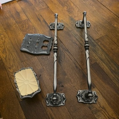 set 4 Vintage Amerock Carriage House Towel Bar Rack antique brass metal folded