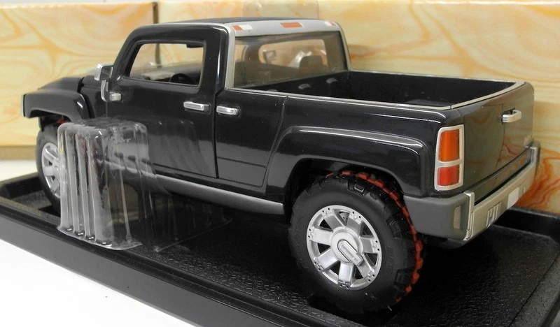 Hot Wheels 1/18 Scale Diecast G7221 Hummer H3T Pick-up Black Model Car - Image 4 of 4