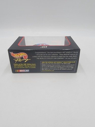 Hot Wheels Racing - 1:43 - Petty Enterprises "STP" Petty #43 Pontiac Grand Prix - Picture 7 of 9