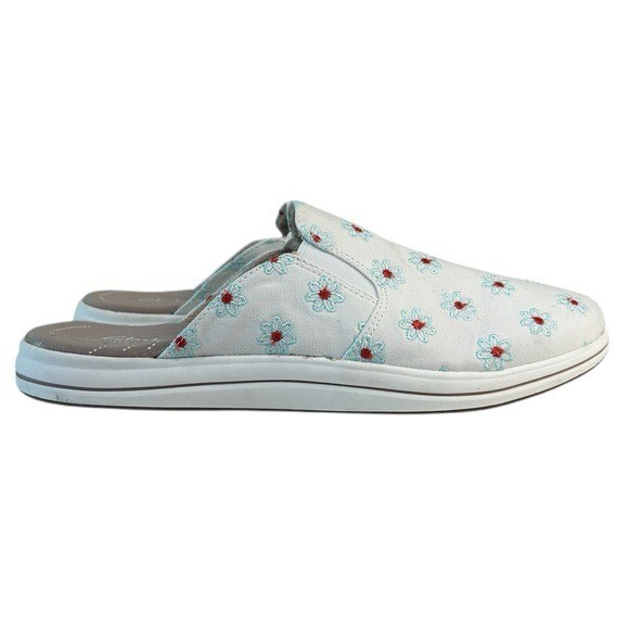 Clarks Breeze Shore CloudStepper White Canvas Flo… - image 3