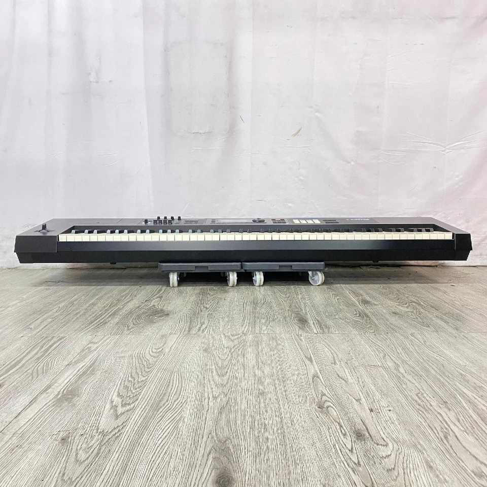 ROLAND JUNO-DS88 synthesizer 88 Key - Image 3 of 4