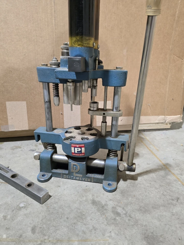 Deitemeyer Nº 300 Shotshell Reloader + MEC Case Aconditioner + Bandejas Foto 3 de 4