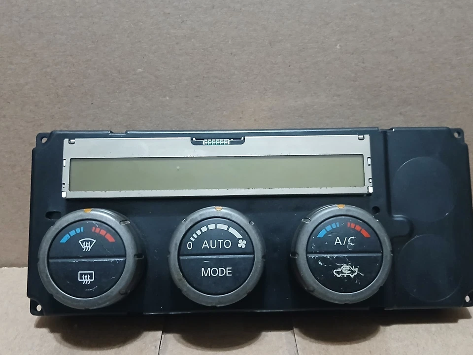 2004-2007 OEM Nissan Titan HVAC Digital Temp Climate Control Unit..{Video} - Image 2 of 4