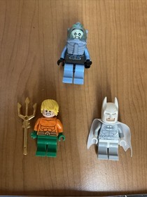 LEGO DC Comics Super Heroes: Arctic Batman Vs. Mr. Freeze 76000 100% complete