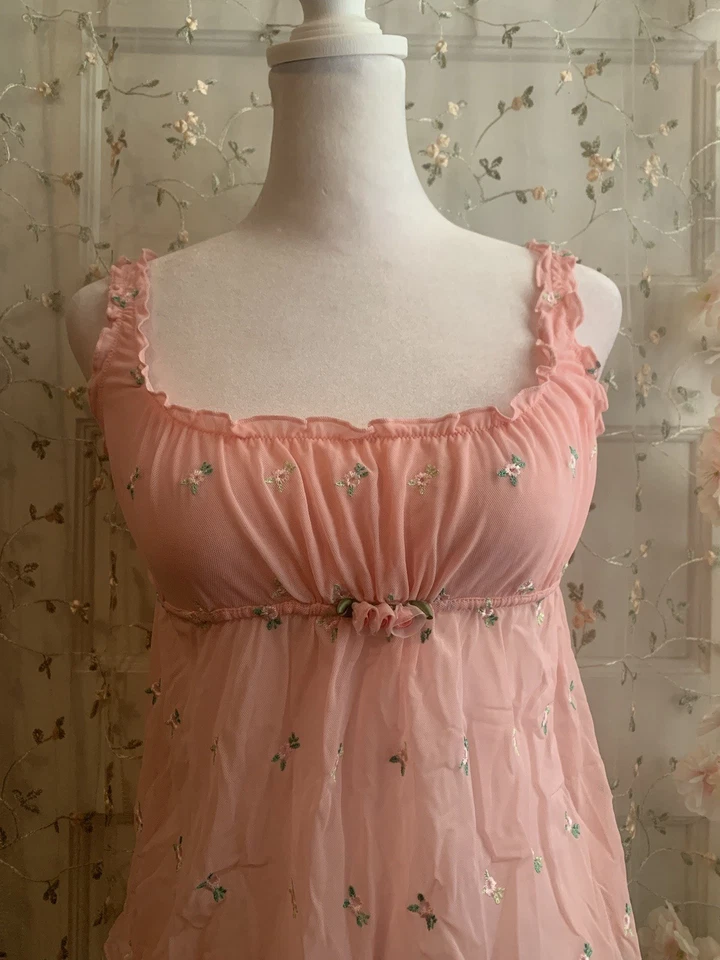 尼龙复古维多利亚的秘密粉色花卉吊带上衣 — 第 2/4 张图片