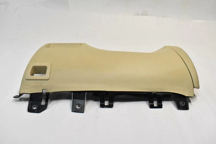 Jaguar XF 2010 5,0 lado izquierdo del conductor panel de rodilla moldura y ventilación de aire M3630 Foto 2 de 4