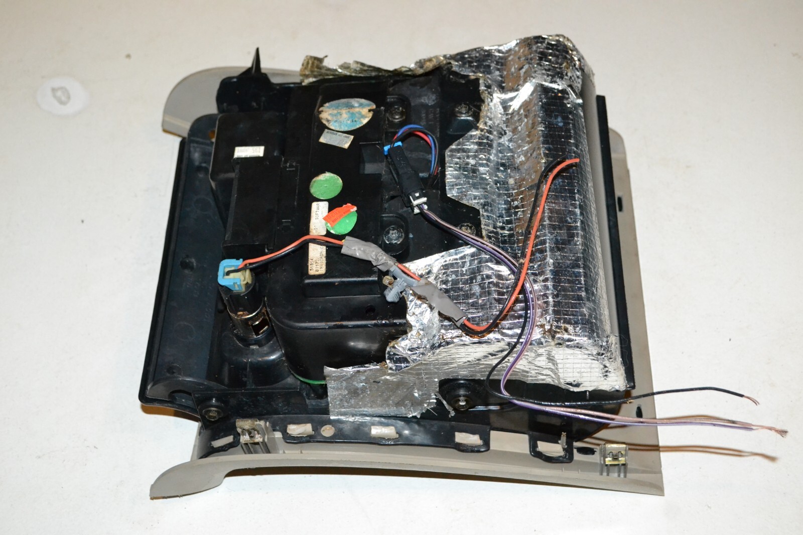 PARTS! 20022006 Cadillac Escalade Center Console Heated / Cooled Cup