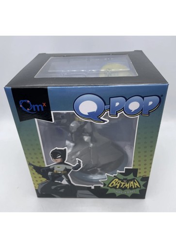 Batman. LOOT CRATE Exclusive Q-Pop BATMAN DC Comics Vinyl Figure. Collectable - Picture 3 of 7