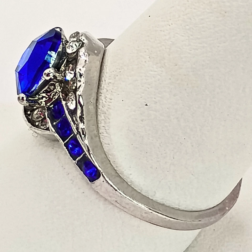 Womens Silver Plated Oval Cut Blue Sapphire Simulated Diamond Ring Size 9 Bridal - Image 3 of 4