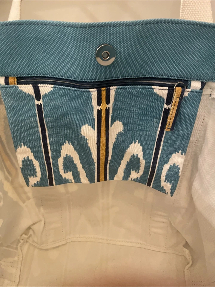 Pottery Barn Kids 大号棉质帆布托特包沙滩包蓝色 Ikat 图案 — 第 2/4 张图片