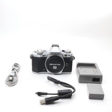 OLYMPUS OM-D E-M5 Mark II Body Silver Working