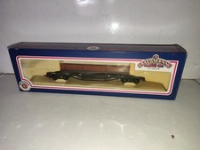 BACHMANN 33-927 -OO- 30 TON BOGIE BOLSTER WAGON & STEEL BEAMS - MINT BOX