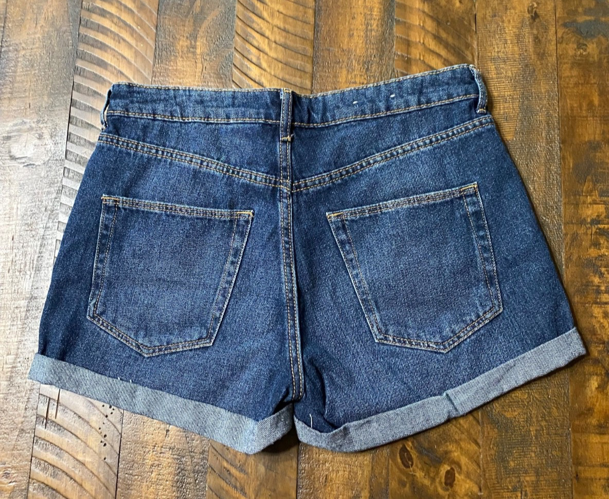 H&M Denim Blue Women's Shorts Sz 6 Roll Cuff thumbnail 2