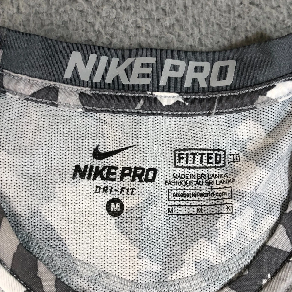 Camisa Nike Pro Para Hombres Gris Mediana Camuflada Ajustada Dri-Fit Atlética Gimnasio Entrenamiento Aire Libre Foto 3 de 4