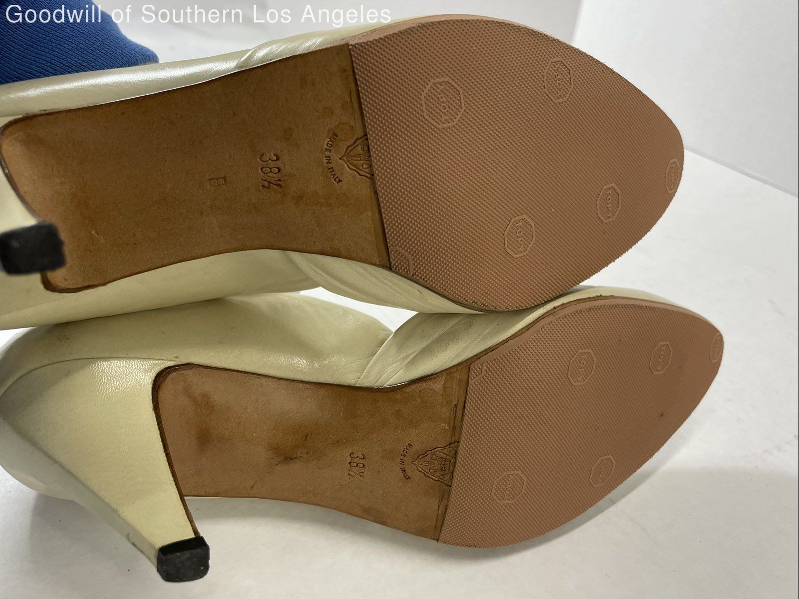 Authenticated Vintage Gucci Women's Cream Leather D'Orsay Pointed Toe EU 38.5 thumbnail 6