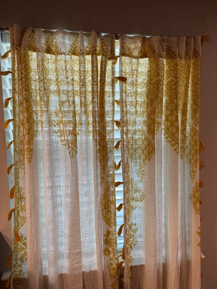 Anthropologie Adalet Cortinas 2 Paneles Amarillo Blanco Borlas 50" X 84" Marroquí Foto 4 de 4
